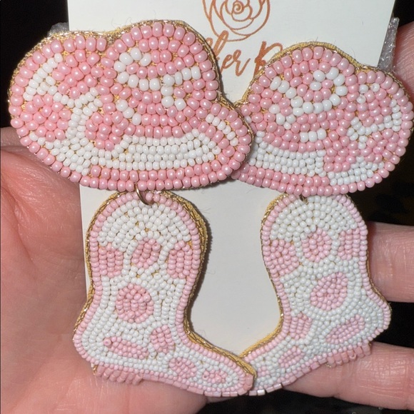 🆕🌿🩷WALKER ROSE: Kick Up Your Heels Seed Bead Earrings - Picture 7 of 7